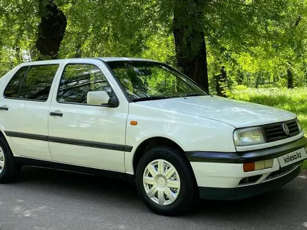 Volkswagen Vento 1993 года за 1 450 000 тг. в Тараз – фото 2