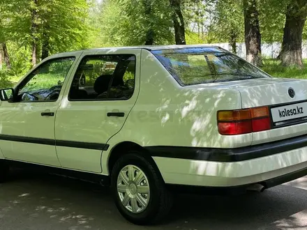 Volkswagen Vento 1993 года за 1 450 000 тг. в Тараз – фото 6