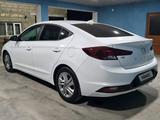 Hyundai Elantra 2019 года за 3 825 000 тг. в Уральск – фото 3