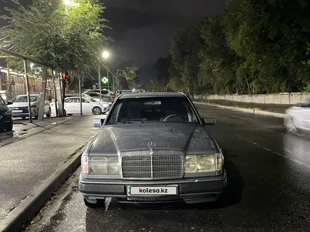 Mercedes-Benz E 200 1991 года за 1 150 000 тг. в Алматы – фото 14