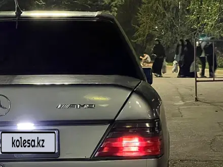 Mercedes-Benz E 200 1991 года за 1 150 000 тг. в Алматы