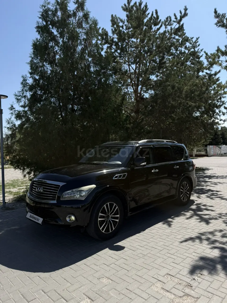 Infiniti QX56, 2012