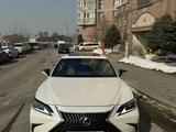 Lexus ES 250 2022 года за 25 500 000 тг. в Алматы – фото 2