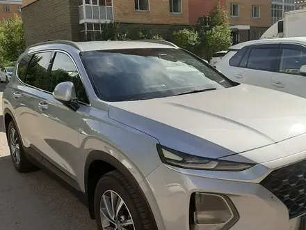 Hyundai Santa Fe 2018 года за 13 000 000 тг. в Астана – фото 3