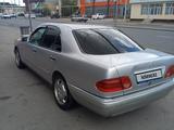 Mercedes-Benz E 240 1997 года за 1 800 000 тг. в Шымкент – фото 4