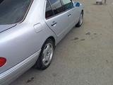 Mercedes-Benz E 240 1997 года за 1 800 000 тг. в Шымкент – фото 5