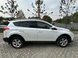 Toyota RAV4 2013 года за 10 800 000 тг. в Алматы – фото 2