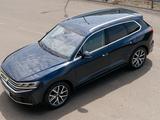 Volkswagen Touareg 2025 года за 40 390 000 тг. в Атырау