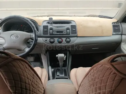 Toyota Camry 2004 года за 4 000 000 тг. в Актау – фото 6