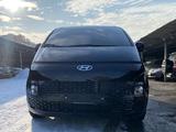 Hyundai Staria 2022 года за 22 000 000 тг. в Алматы – фото 2