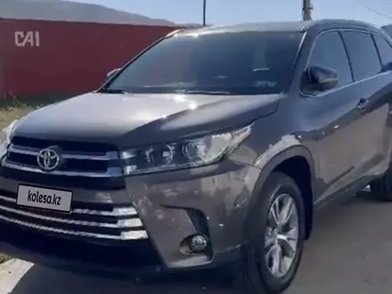 Toyota Highlander 2014 года за 13 000 000 тг. в Атырау – фото 3