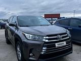 Toyota Highlander 2014 года за 13 000 000 тг. в Атырау