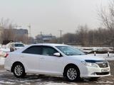 Toyota Camry 2014 годаүшін7 200 000 тг. в Уральск – фото 2
