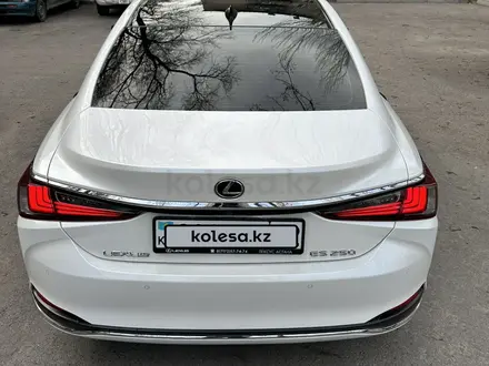 Lexus ES 250 2019 года за 22 500 000 тг. в Алматы – фото 11