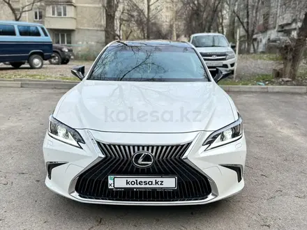Lexus ES 250 2019 года за 22 500 000 тг. в Алматы – фото 16