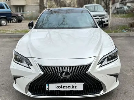 Lexus ES 250 2019 года за 22 500 000 тг. в Алматы – фото 7