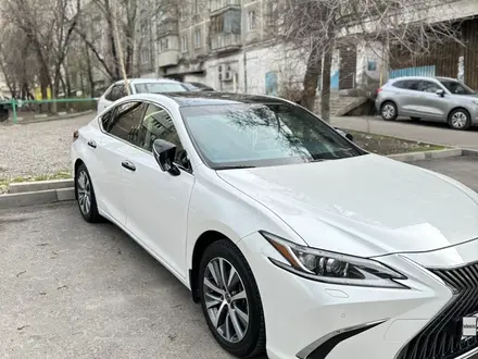 Lexus ES 250 2019 года за 22 500 000 тг. в Алматы – фото 8