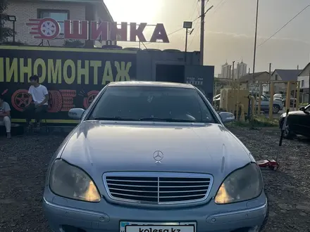 Mercedes-Benz S 320 2000 года за 3 500 000 тг. в Астана – фото 2