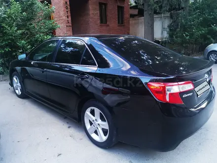 Toyota Camry 2014 года за 5 800 000 тг. в Актобе – фото 3