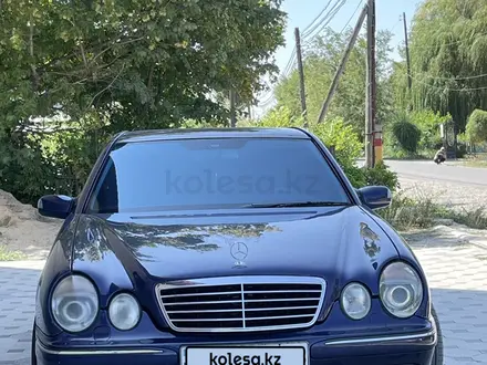 Mercedes-Benz E 320 2000 года за 3 900 000 тг. в Шымкент – фото 2