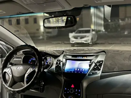 Hyundai Elantra 2015 года за 3 500 000 тг. в Актау – фото 2