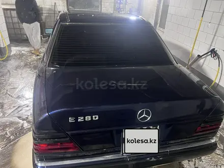 Mercedes-Benz E 280 1993 года за 1 700 000 тг. в Караганда – фото 22