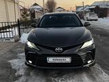 Toyota Camry 2021 года за 16 800 000 тг. в Шымкент