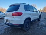 Volkswagen Tiguan 2016 годаүшін5 500 000 тг. в Актобе – фото 4