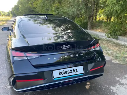 Hyundai Elantra 2023 года за 10 500 000 тг. в Тараз – фото 2