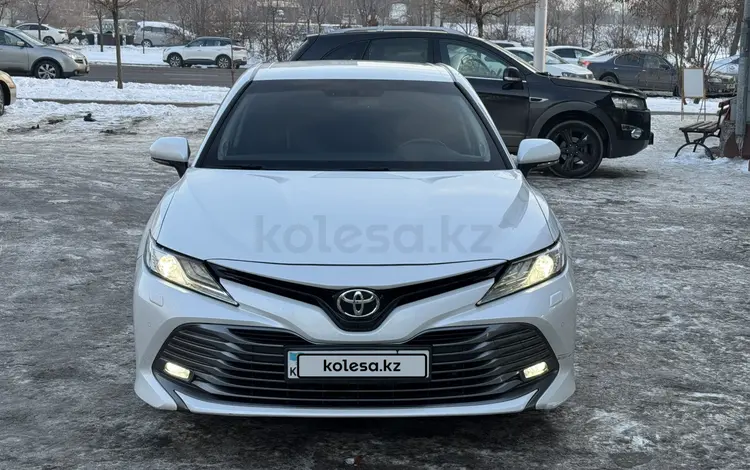 Toyota Camry 2018 года за 13 800 000 тг. в Алматы