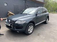 Volkswagen Touareg 2008 года за 4 300 000 тг. в Алматы