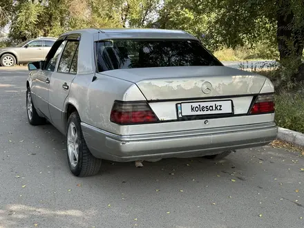 Mercedes-Benz E 230 1990 года за 1 250 000 тг. в Алматы – фото 3