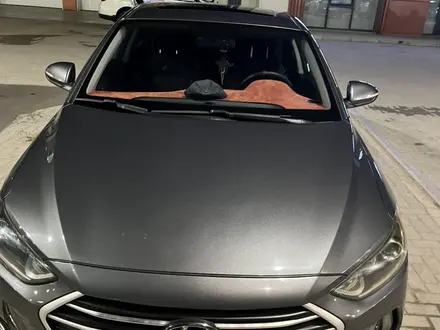 Hyundai Elantra 2017 года за 4 500 000 тг. в Актау – фото 3