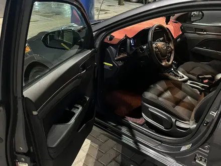 Hyundai Elantra 2017 года за 4 500 000 тг. в Актау – фото 8