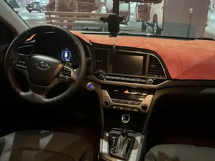 Hyundai Elantra 2017 года за 4 500 000 тг. в Актау – фото 13