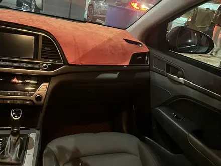 Hyundai Elantra 2017 года за 4 500 000 тг. в Актау – фото 14