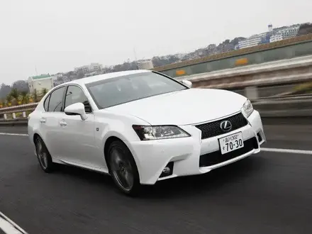 GS F-SPORT 2012 — бампер в сборе за 80 000 тг. в Актау
