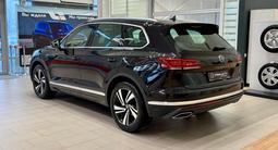 Volkswagen Touareg Exclusive Atmosphere 2022 года за 27 090 000 тг. в Петропавловск – фото 2