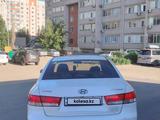 Hyundai Sonata 2006 годаfor4 000 000 тг. в Актобе – фото 4