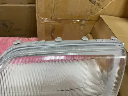Стекла на фары Mercedes Benz W202 за 5 000 тг. в Астана – фото 4