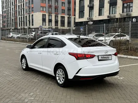 Hyundai Accent 2021 года за 8 490 000 тг. в Атырау – фото 3