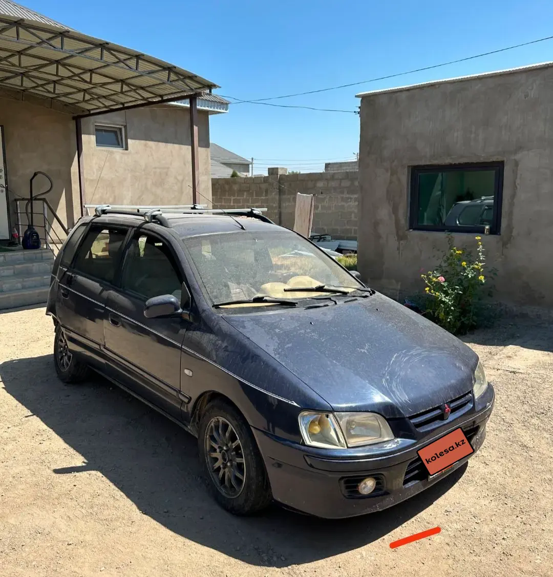 Mitsubishi Space Star, 2001
