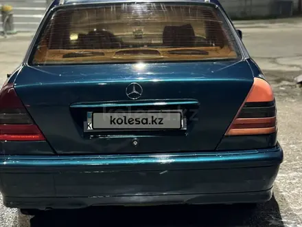 Mercedes-Benz C 200 1994 года за 1 500 000 тг. в Алматы – фото 4