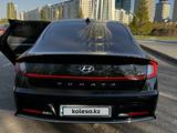 Hyundai Sonata 2022 года за 15 700 000 тг. в Астана – фото 2