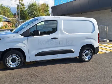 Renault Kangoo 2023 года за 13 900 000 тг. в Алматы – фото 98