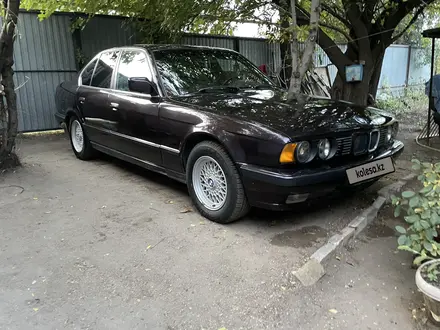 BMW 520 1992 года за 2 200 000 тг. в Уральск – фото 3