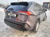 Toyota RAV4 2020 годаfor15 500 000 тг. в Актобе – фото 4