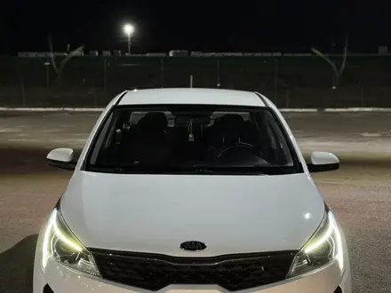 Kia Rio 2021 года за 7 300 000 тг. в Уральск – фото 2