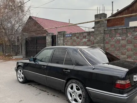 Mercedes-Benz E 280 1994 года за 2 800 000 тг. в Шымкент – фото 3