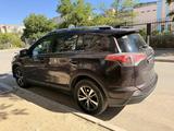 Toyota RAV4 2016 года за 7 500 000 тг. в Актау – фото 2